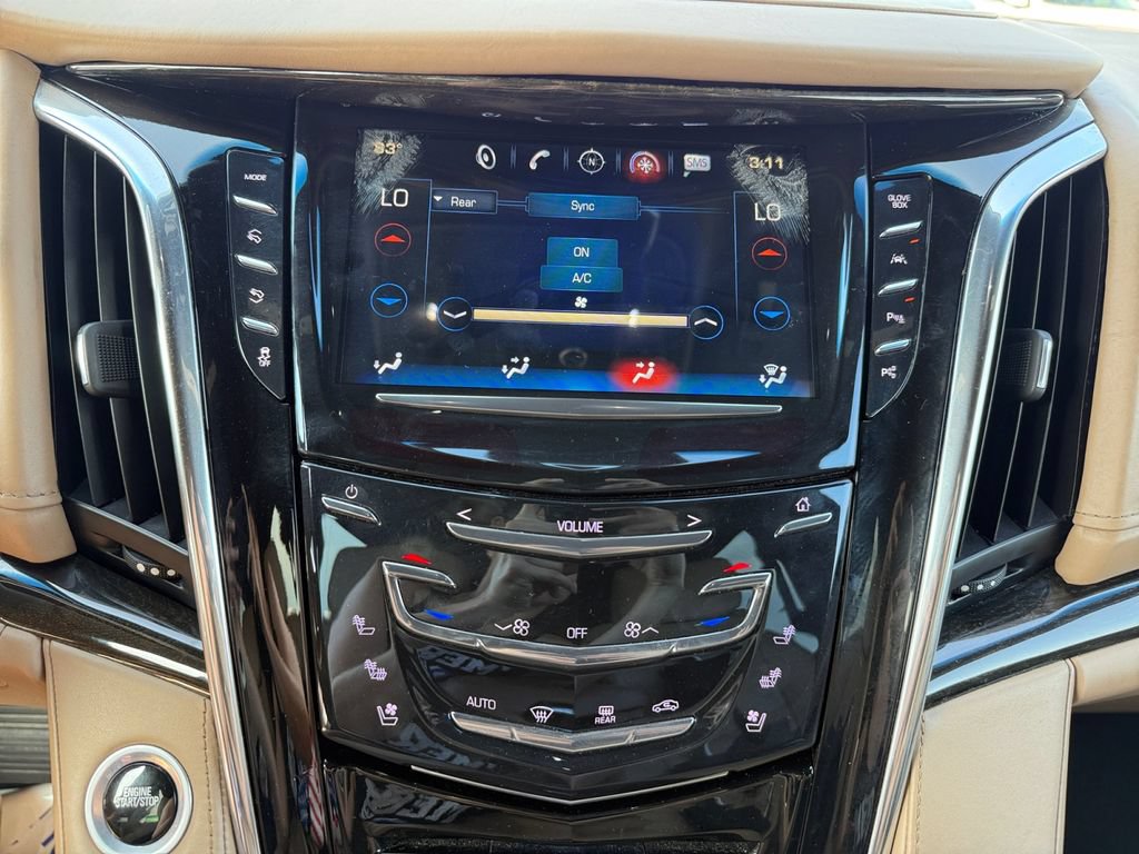Used 2018 Cadillac Escalade ESV Platinum AWD/4WD image 28