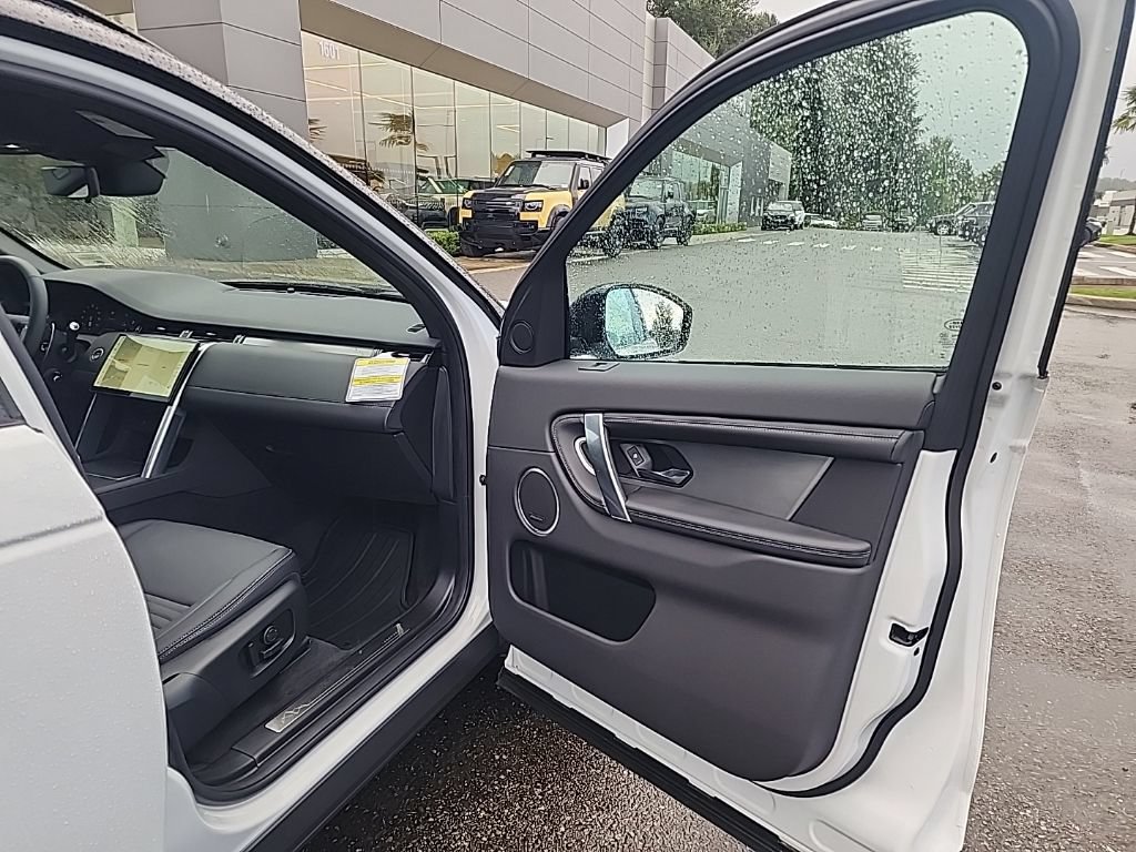 New 2026 Land Rover Discovery Sport Landmark AWD/4WD image 19