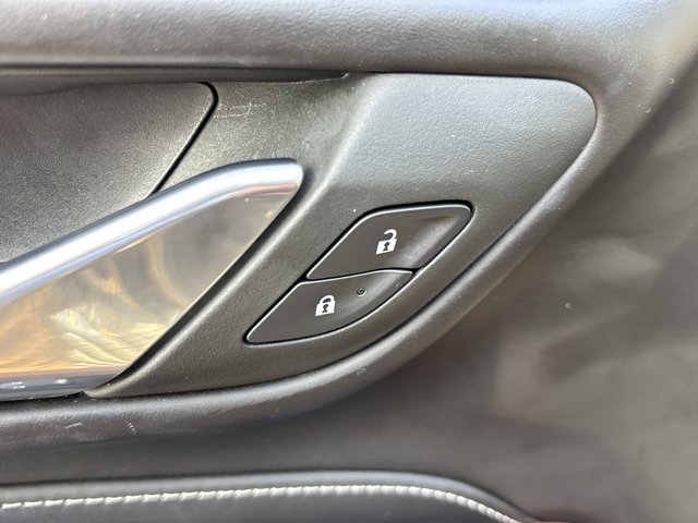 Used 2024 GMC Yukon Denali Ultimate image 31