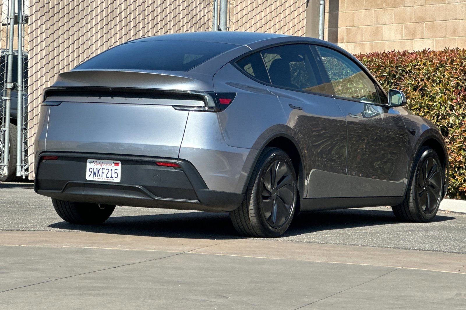 Used 2026 Tesla Model Y Long Range image 4