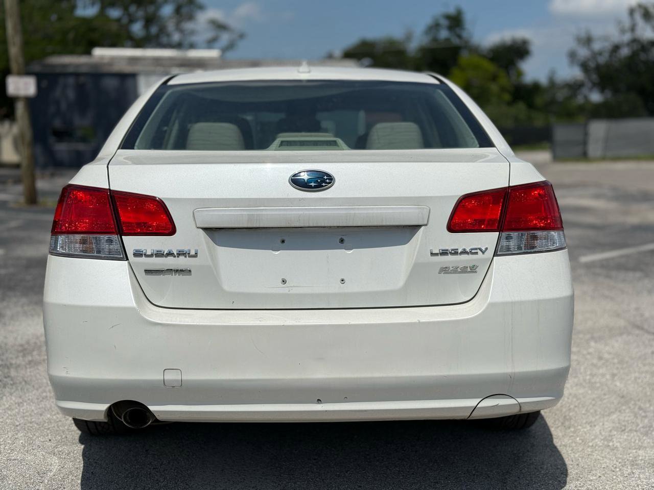 Used 2014 Subaru Legacy 2.5i Premium AWD/4WD image 4