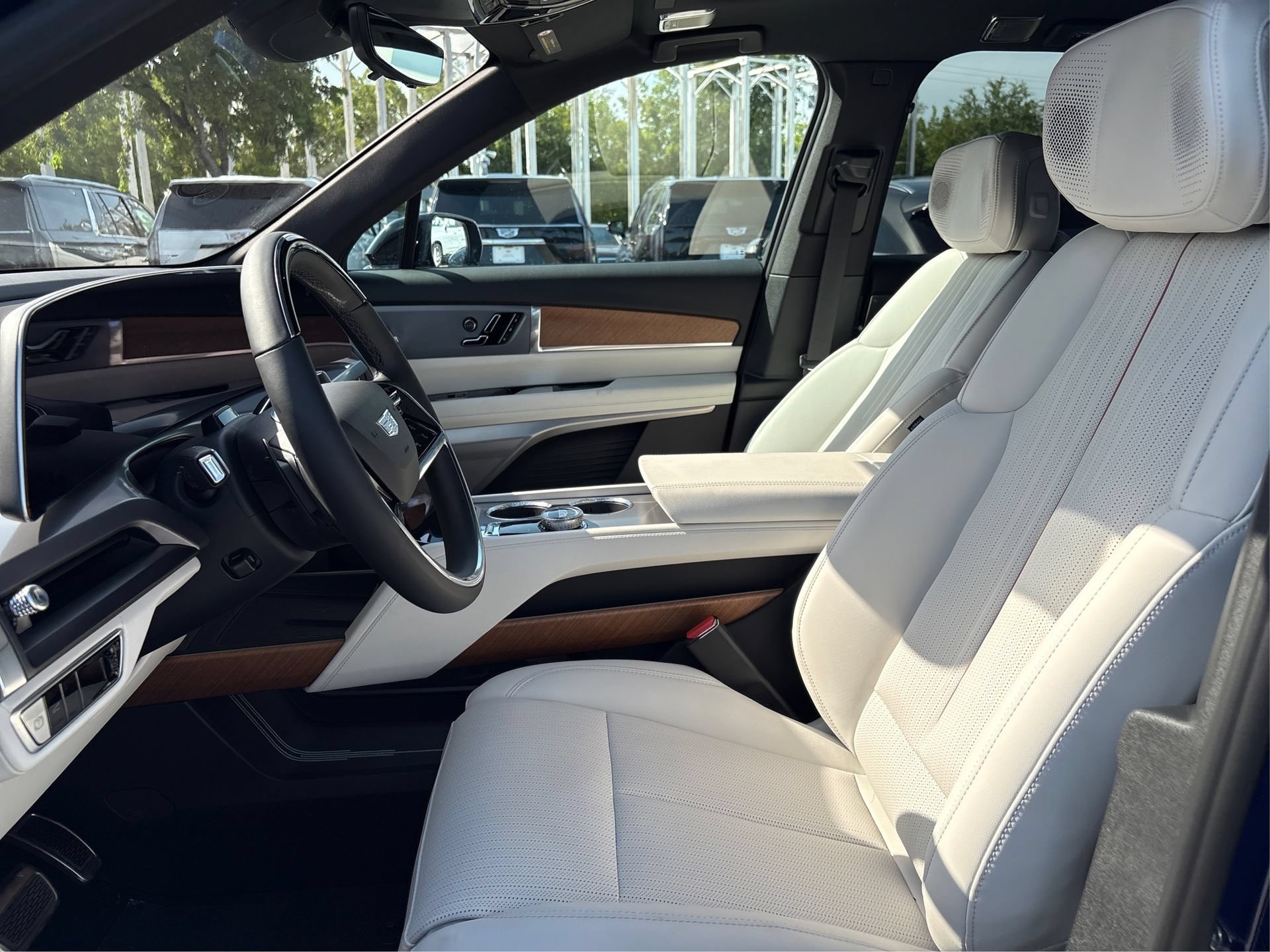 New 2027 Cadillac Vistiq Sport AWD/4WD image 9