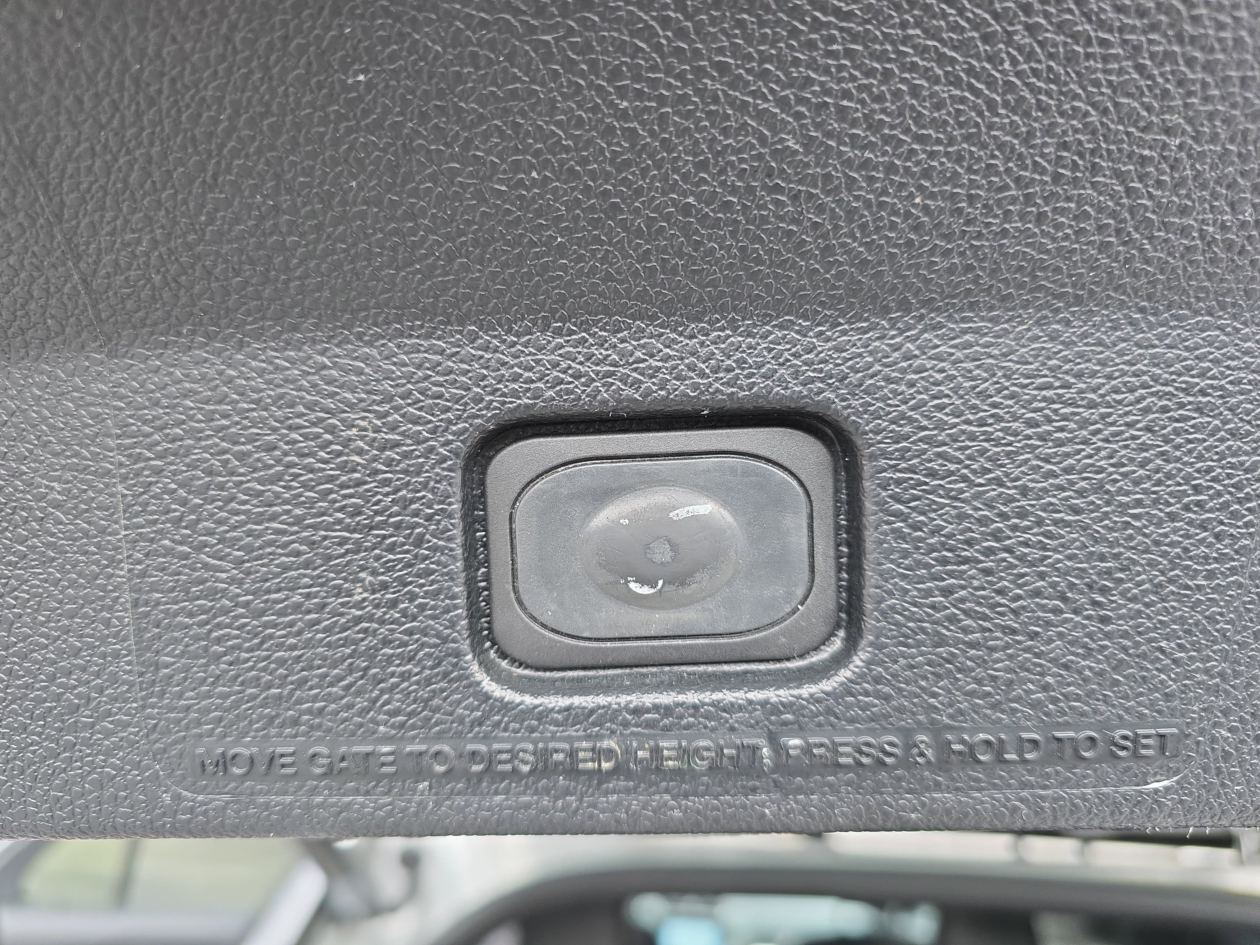 Used 2018 Ford Explorer XLT w/ Equipment Group 202A image 13