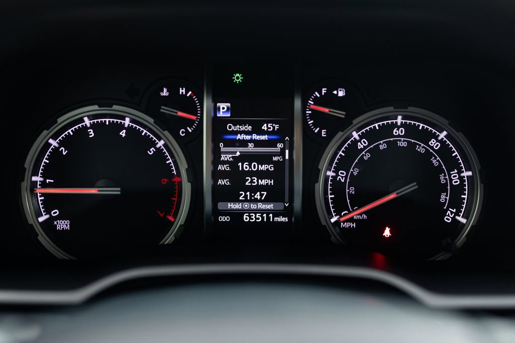 Used 2021 Toyota 4Runner TRD Off-Road AWD/4WD image 36