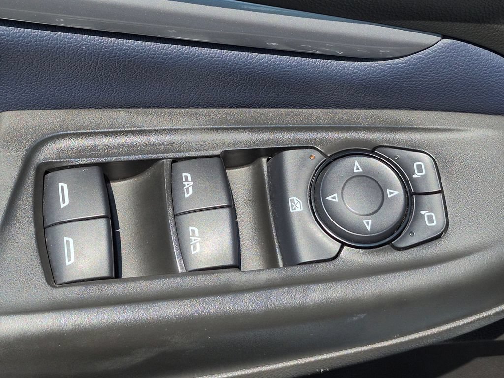 Used 2022 Chevrolet Bolt EUV LT w/ Convenience Package FWD image 14