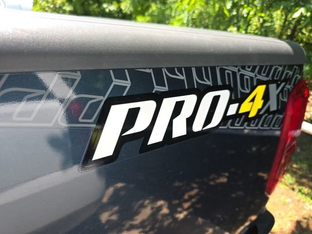 Used 2017 Nissan Frontier PRO-4X w/ Pro-4x Luxury Package AWD/4WD image 12