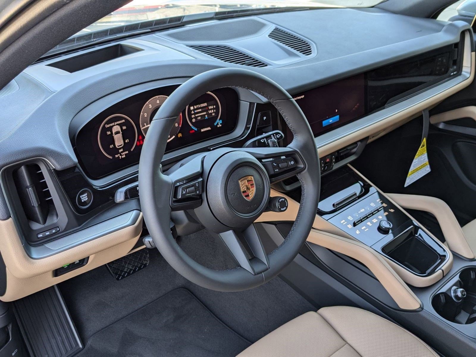 Certified 2025 Porsche Cayenne image 4