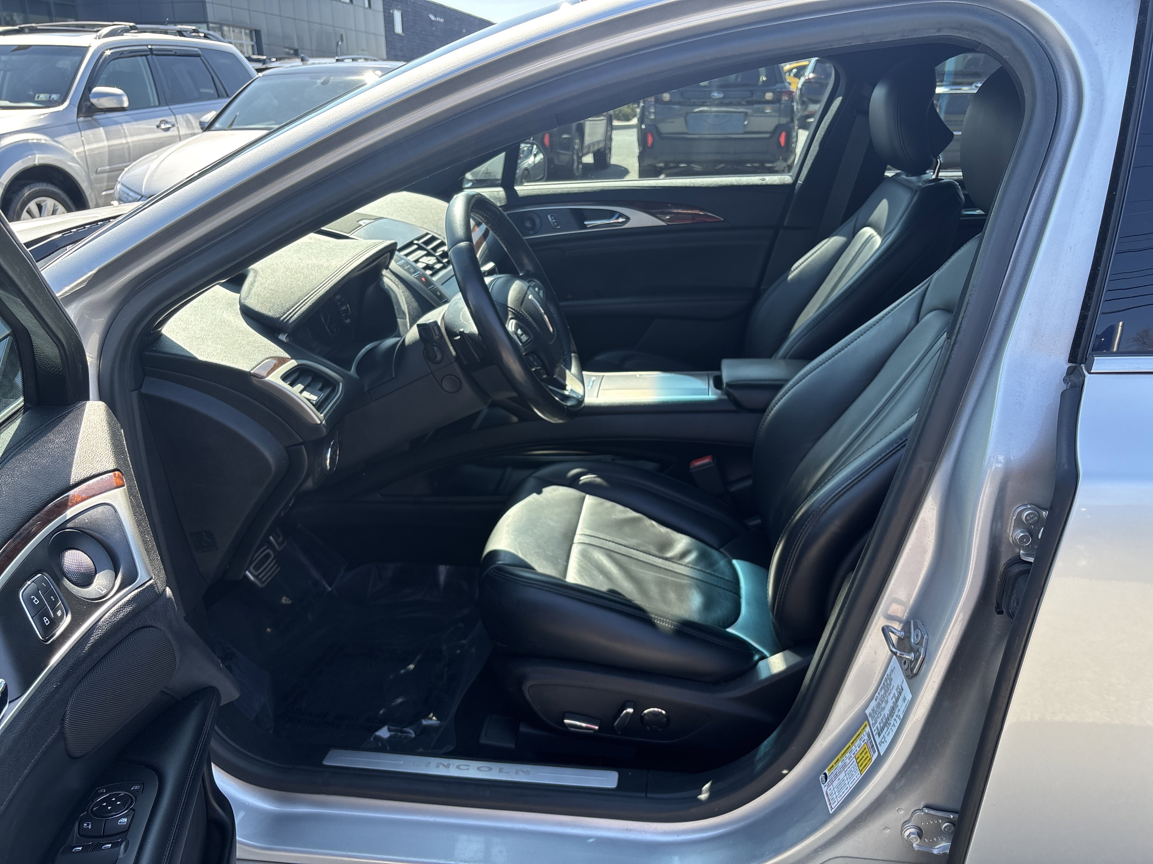 Used 2019 Lincoln MKZ Reserve w/ Reserve Plus Package image 17