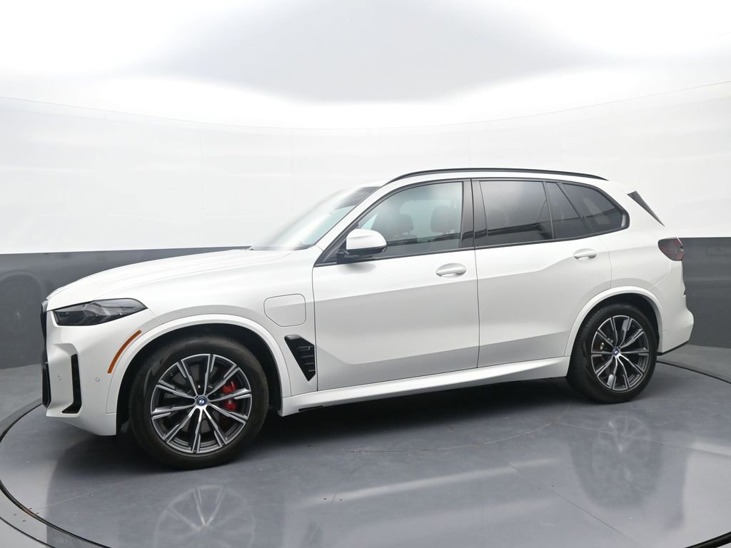 Used 2024 BMW X5 xDrive50e w/ Executive Package AWD/4WD image 4
