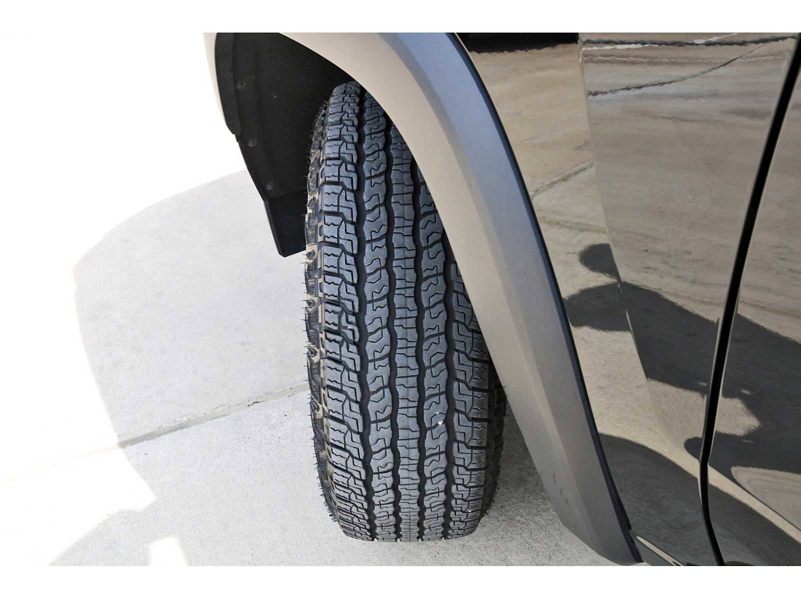 Used 2024 Chevrolet Colorado Z71 w/ Z71 Convenience Package 2 image 26