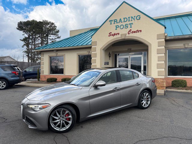 Used 2017 Alfa Romeo Giulia Sprint w/ Cold Weather Package image 17