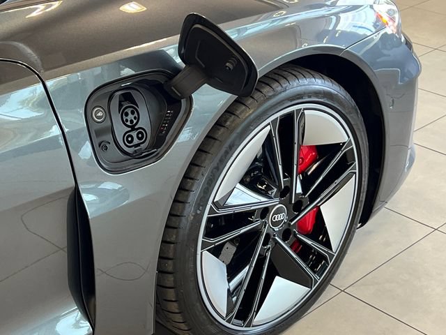 Used 2022 Audi RS e-tron GT AWD/4WD image 37