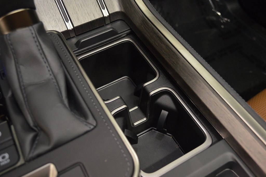 Used 2024 Lexus GX 550 w/ Accessory Package (Z1) image 30