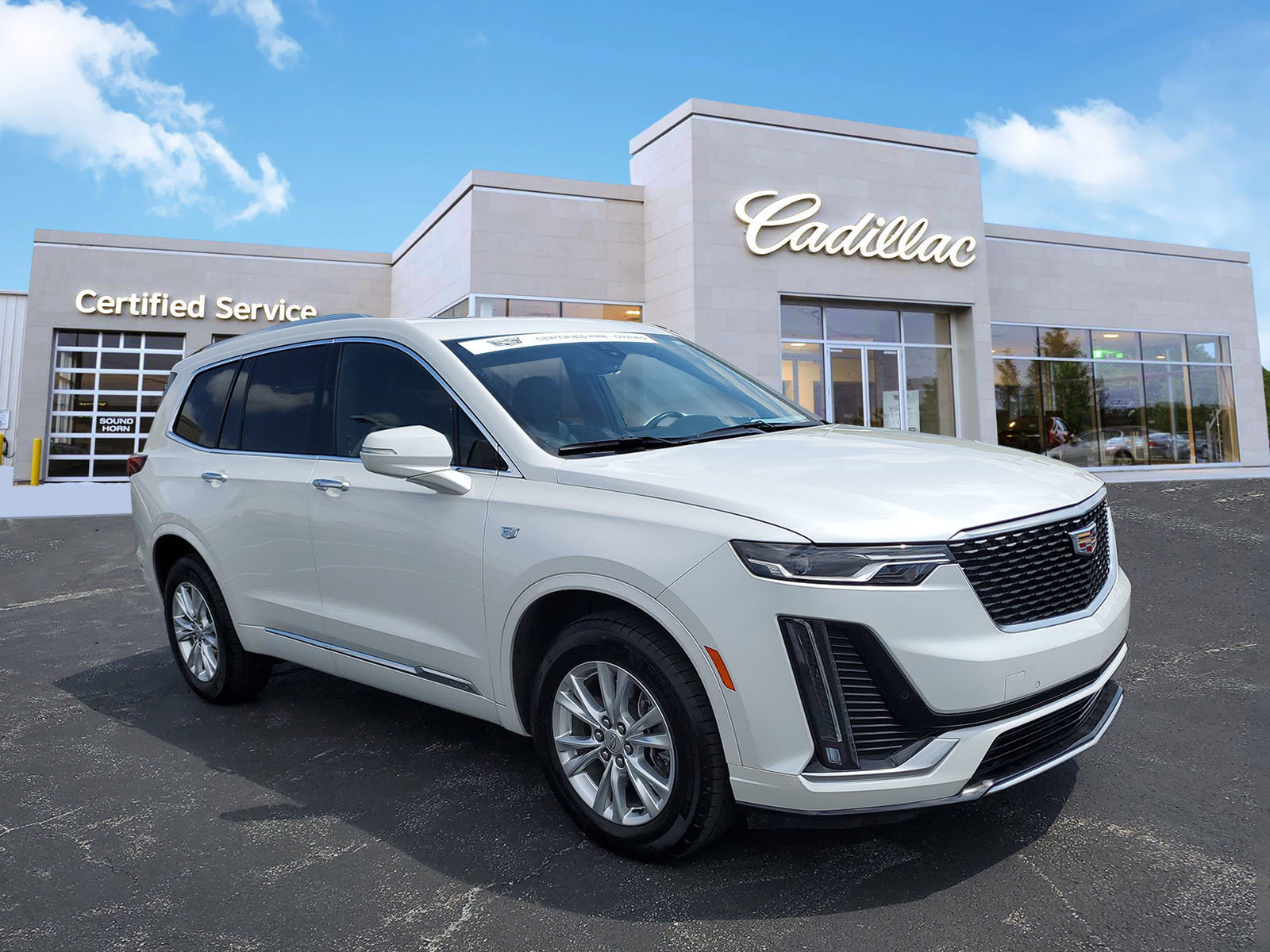 Used 2024 Cadillac XT6 Luxury w/ LPO, Floor Liner Package AWD/4WD image 4
