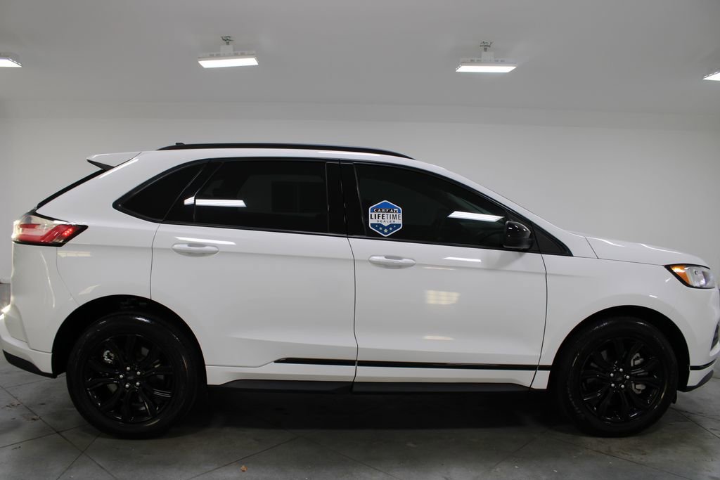 Used 2022 Ford Edge SE w/ Black Appearance Package image 11