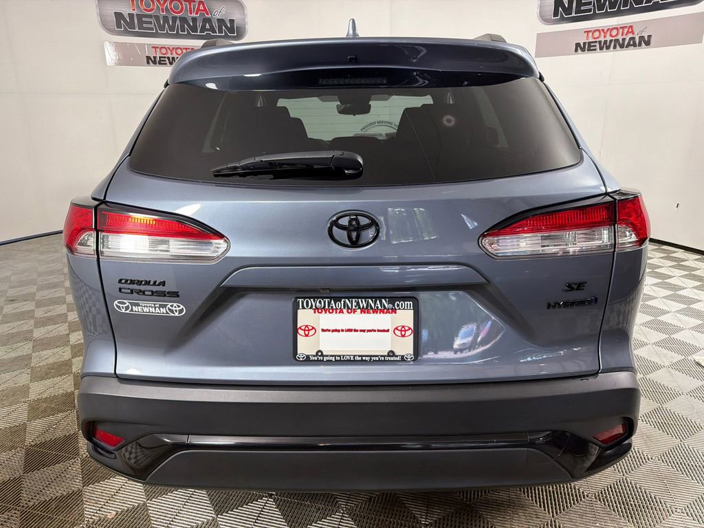 Used 2024 Toyota Corolla Cross AWD Hybrid image 4