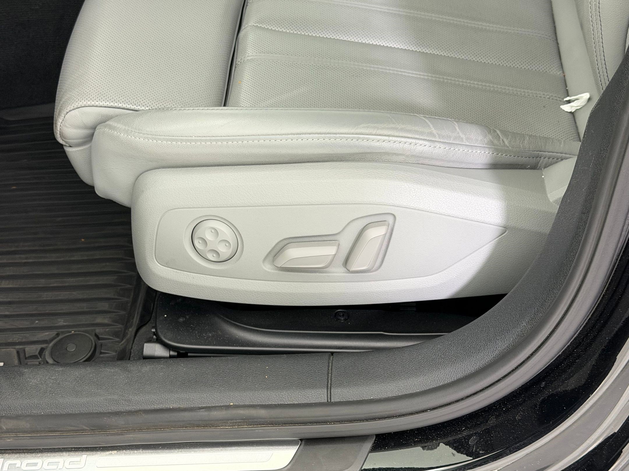 Certified 2024 Audi A4 2.0T allroad Premium Plus w/ Premium Plus Package image 14