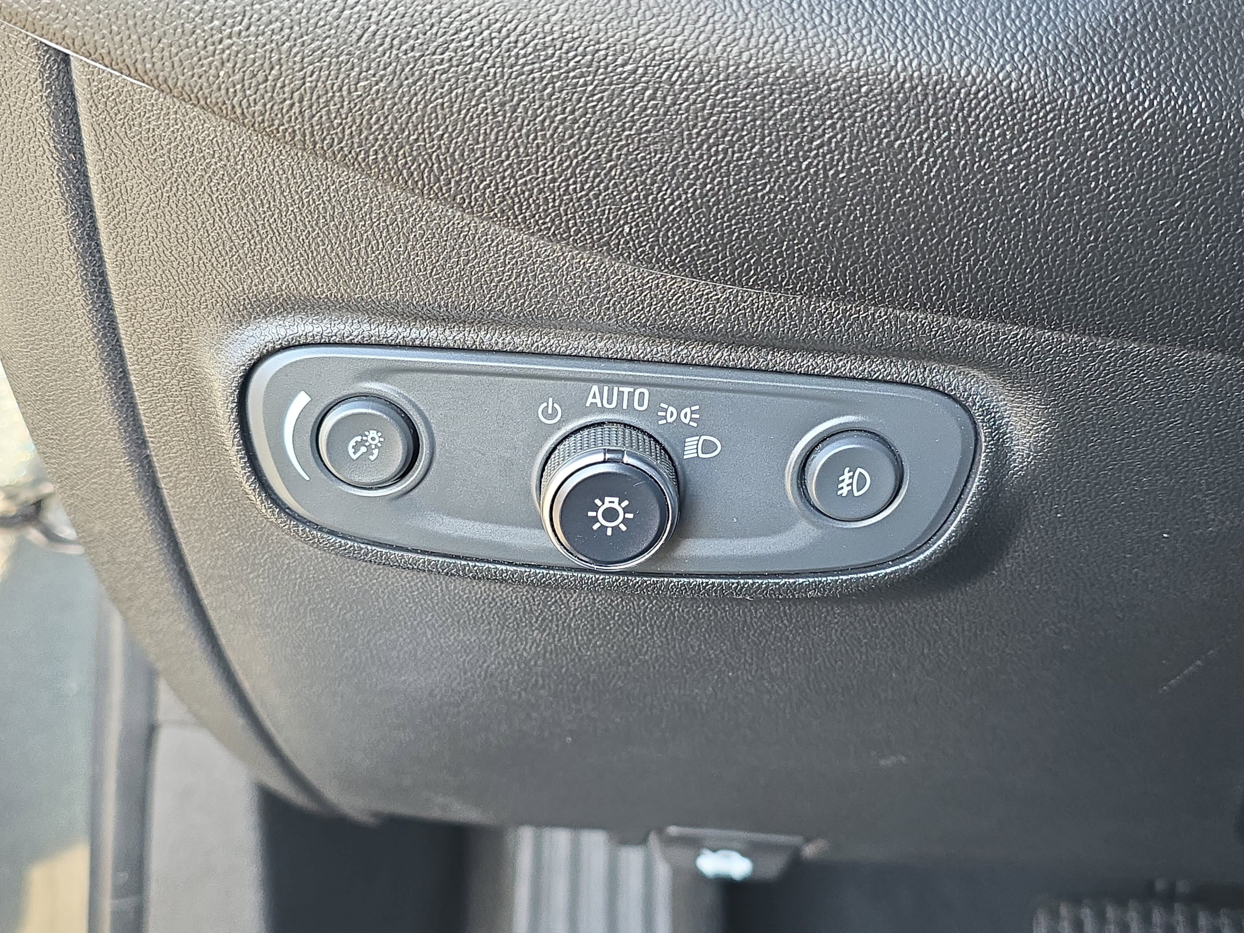 Used 2020 Chevrolet Equinox Premier image 24