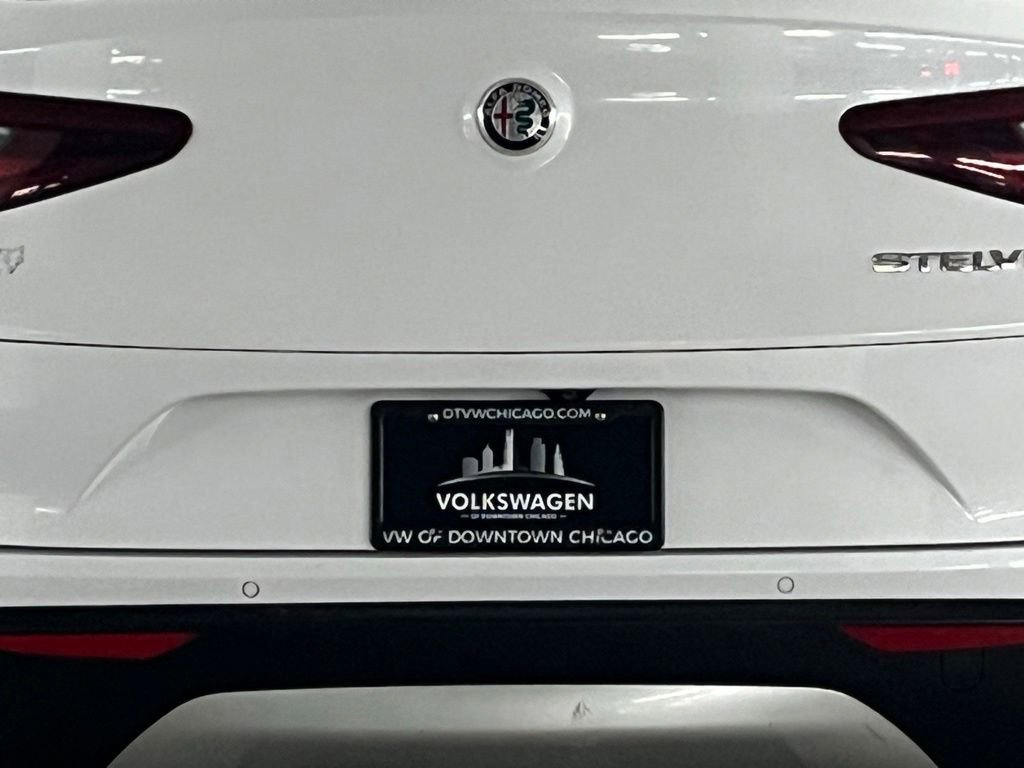 Used 2018 Alfa Romeo Stelvio Ti AWD/4WD image 34