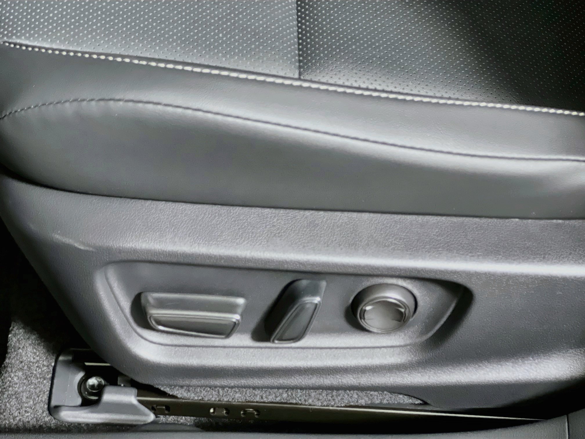 New 2027 Toyota Prius FWD image 15