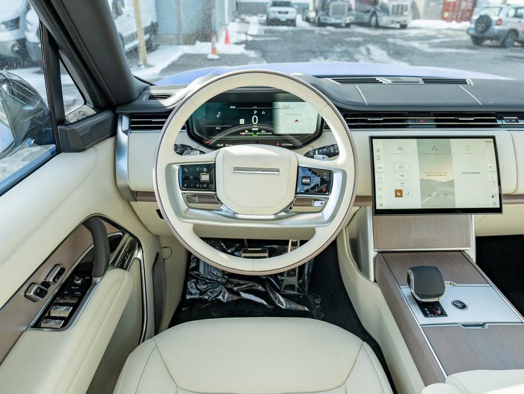 New 2025 Land Rover Range Rover Autobiography image 13