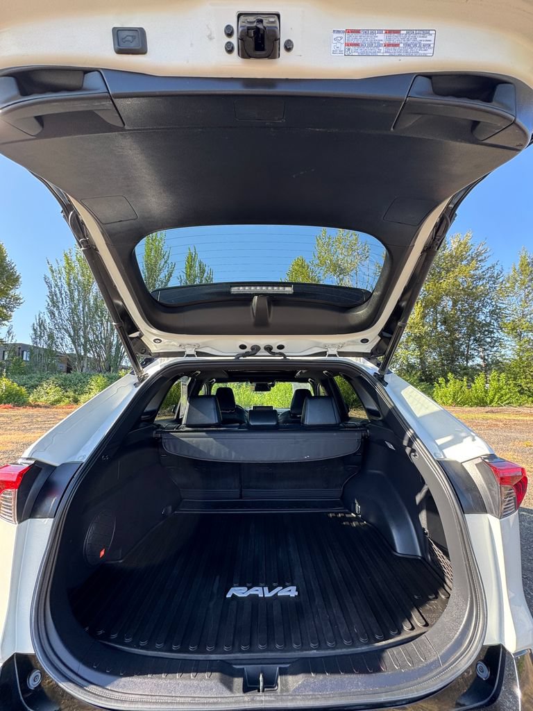 Used 2021 Toyota RAV4 XSE AWD/4WD image 9