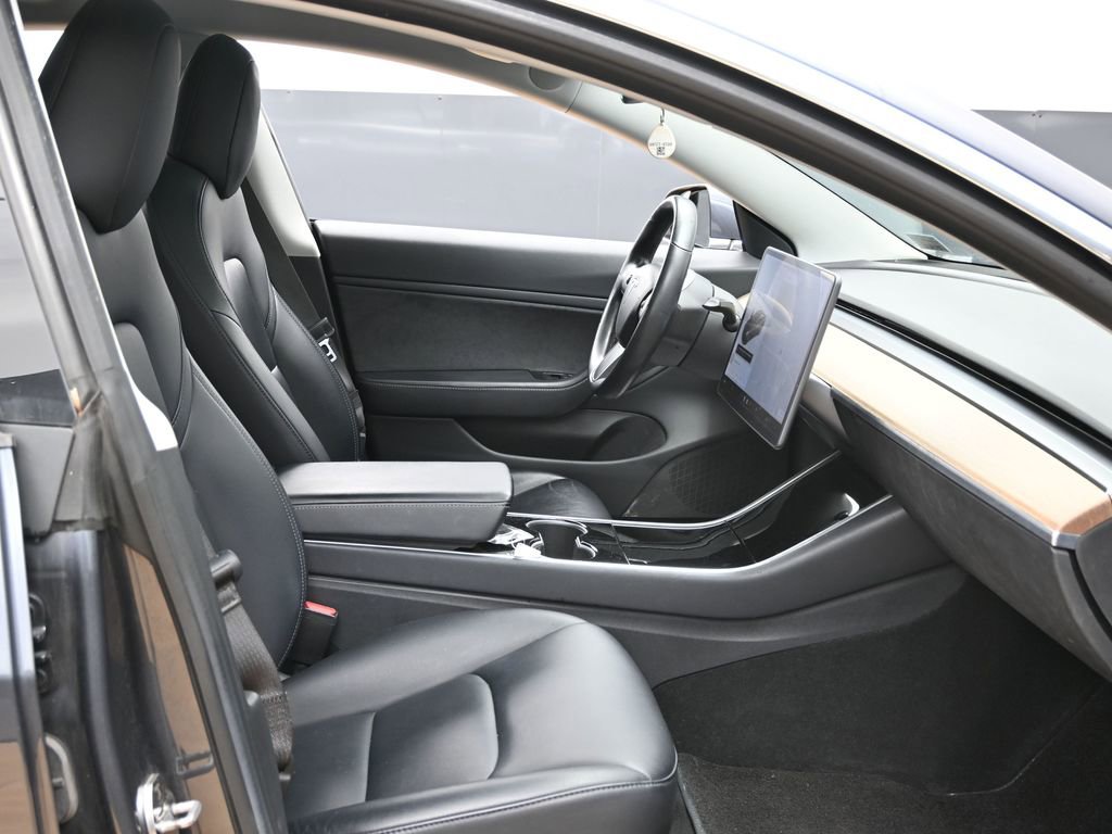 Used 2018 Tesla Model 3 Long Range image 39