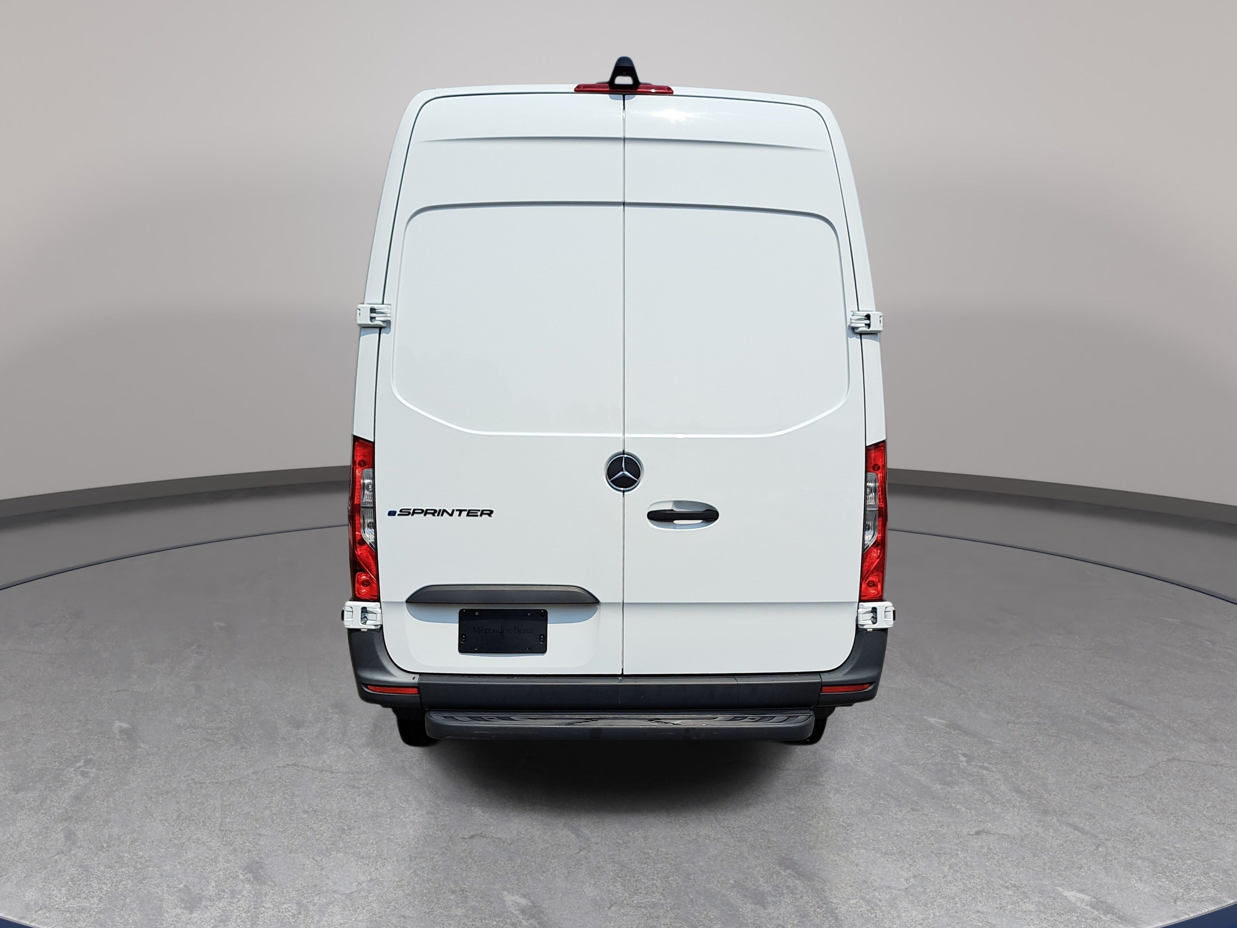 Used 2024 Mercedes-Benz eSprinter 170 Cargo image 7