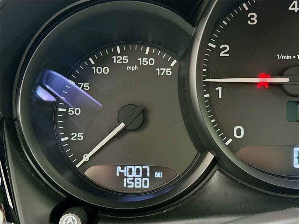 Used 2024 Porsche Macan image 13