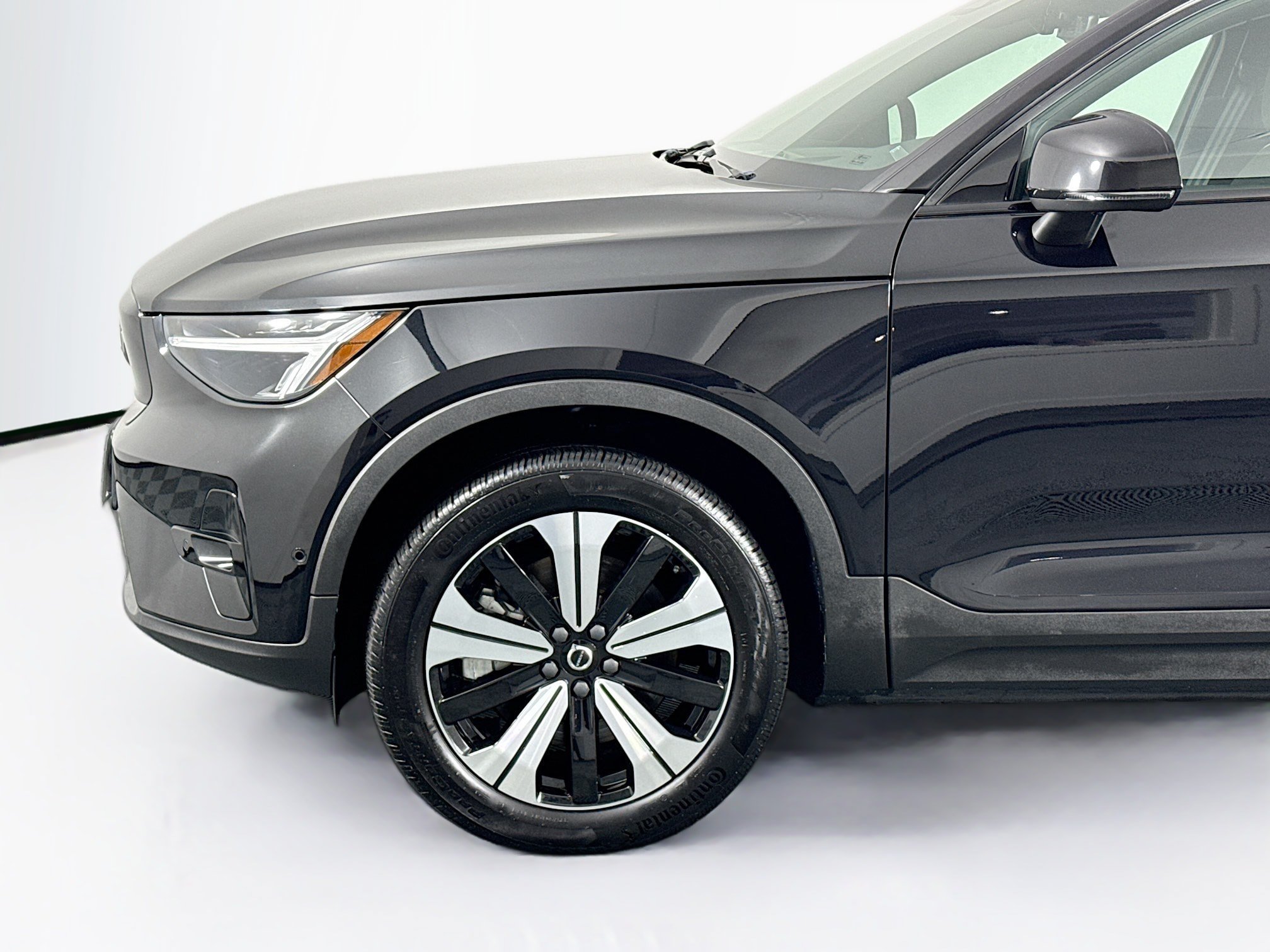Used 2023 Volvo XC40 Recharge Plus AWD/4WD image 42