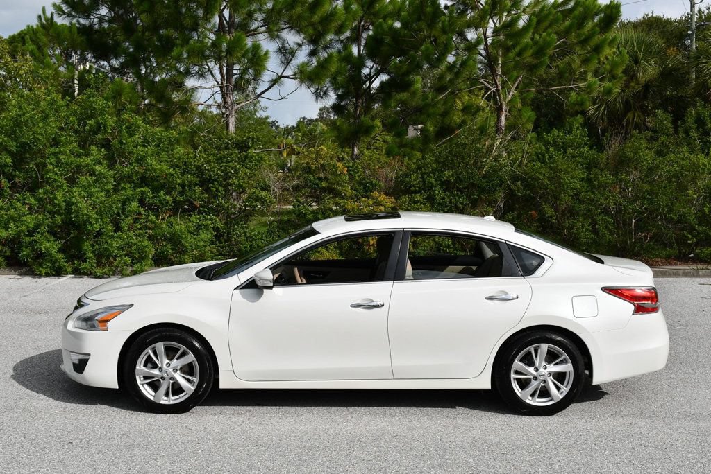 Used 2015 Nissan Altima 2.5 SL w/ Moonroof Package FWD image 3