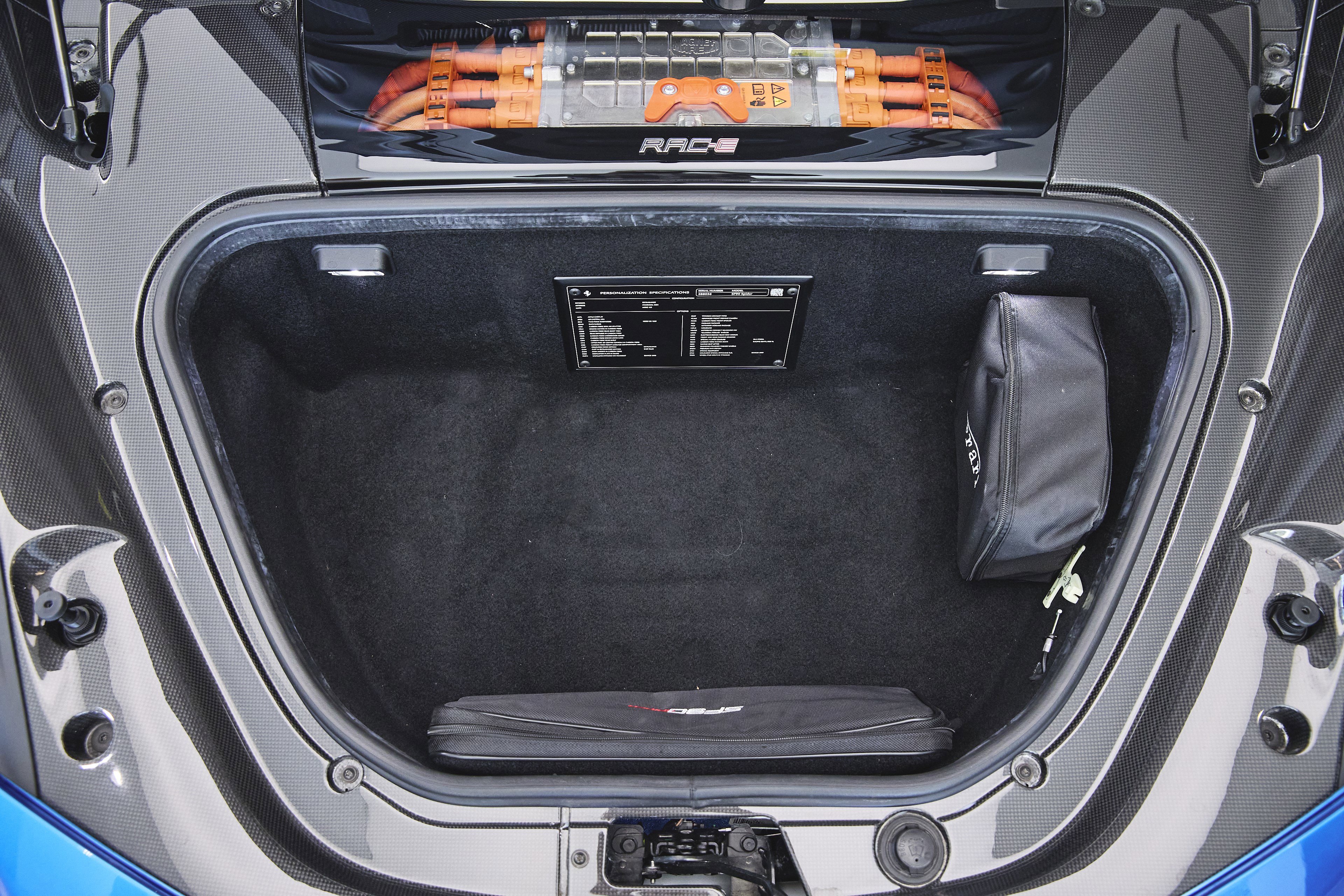 Used 2023 Ferrari SF90 Spider image 22