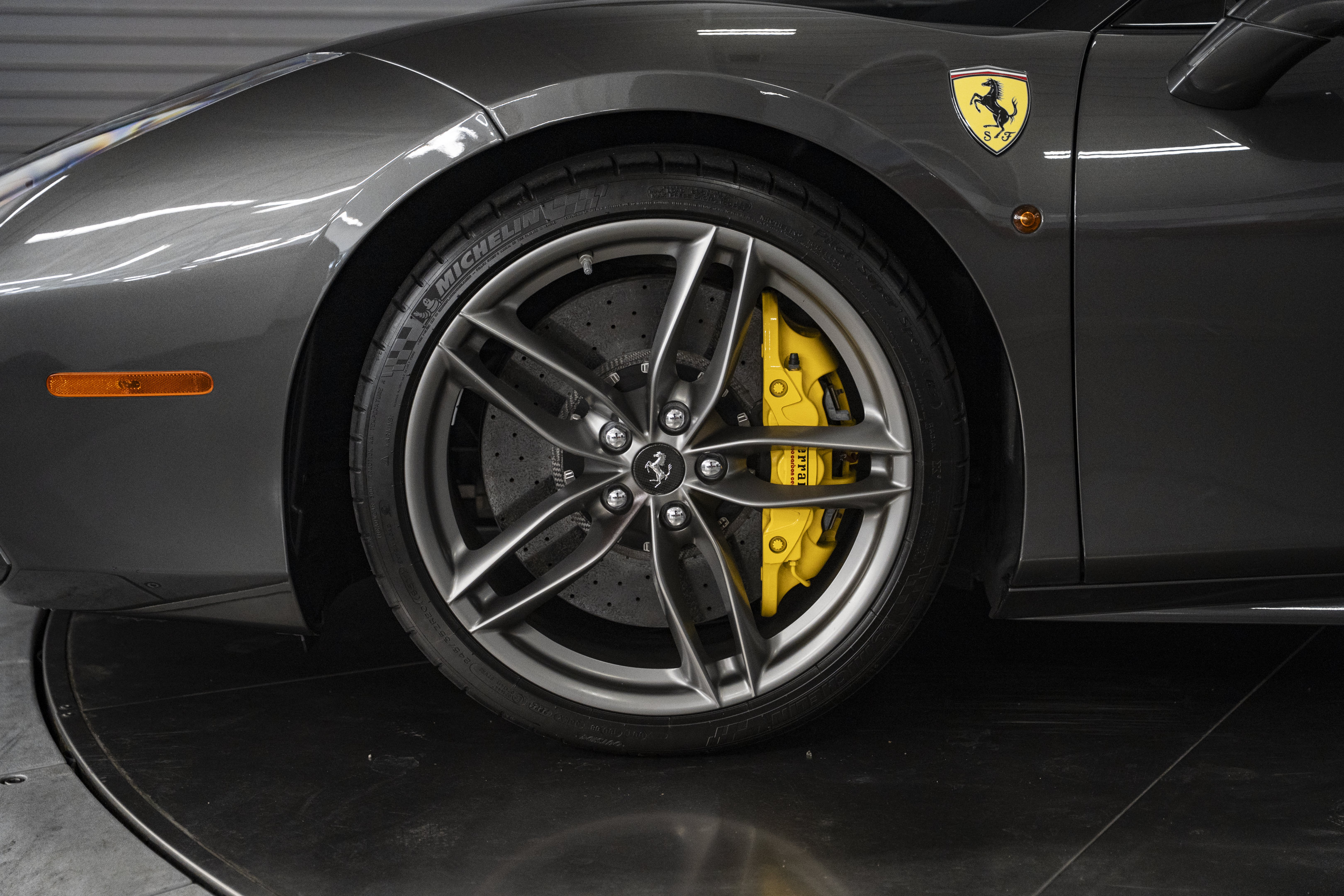 Used 2019 Ferrari 488 Spider RWD image 21