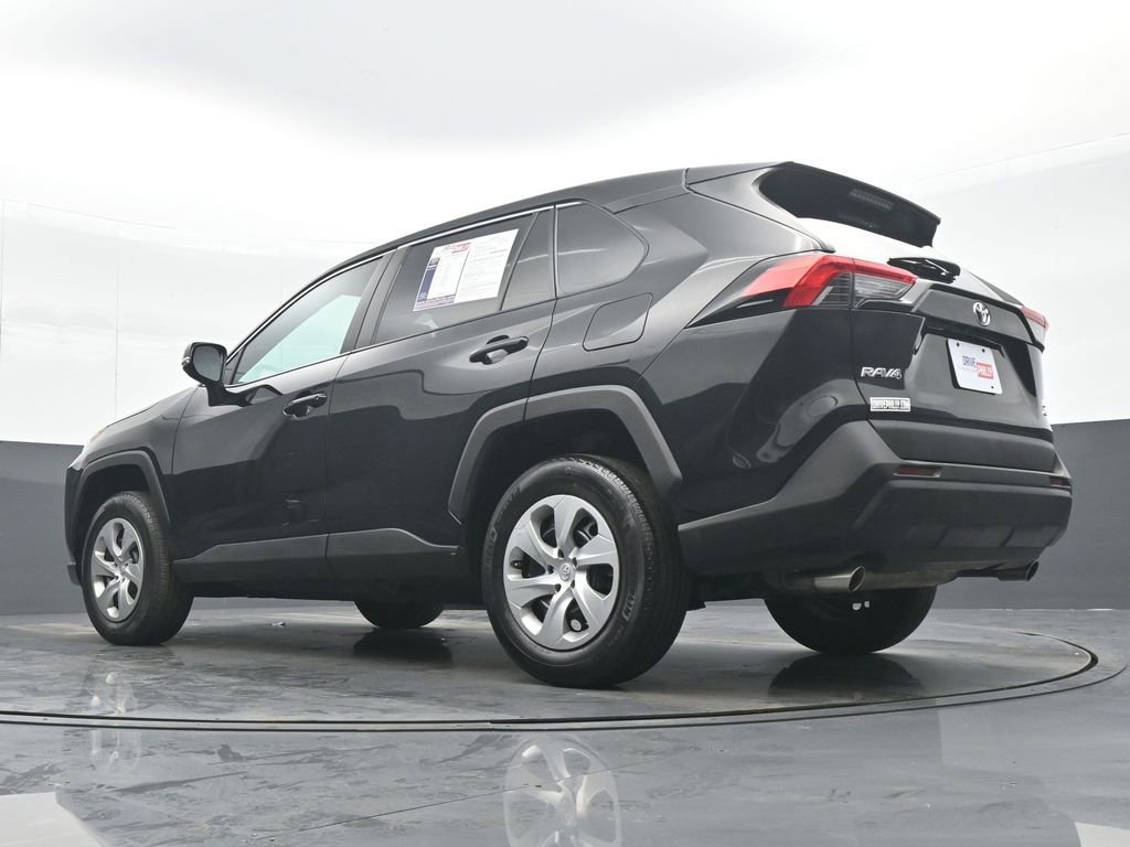 Used 2022 Toyota RAV4 LE image 28