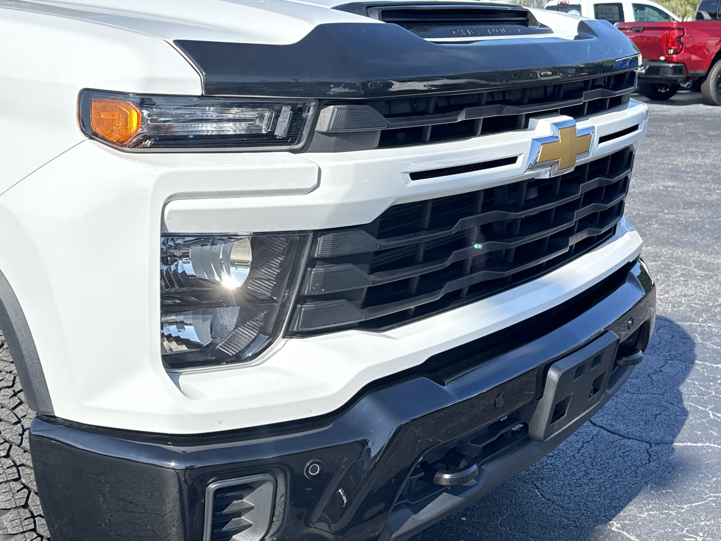 Used 2025 Chevrolet Silverado 2500 Custom w/ Custom Value Package AWD/4WD image 9