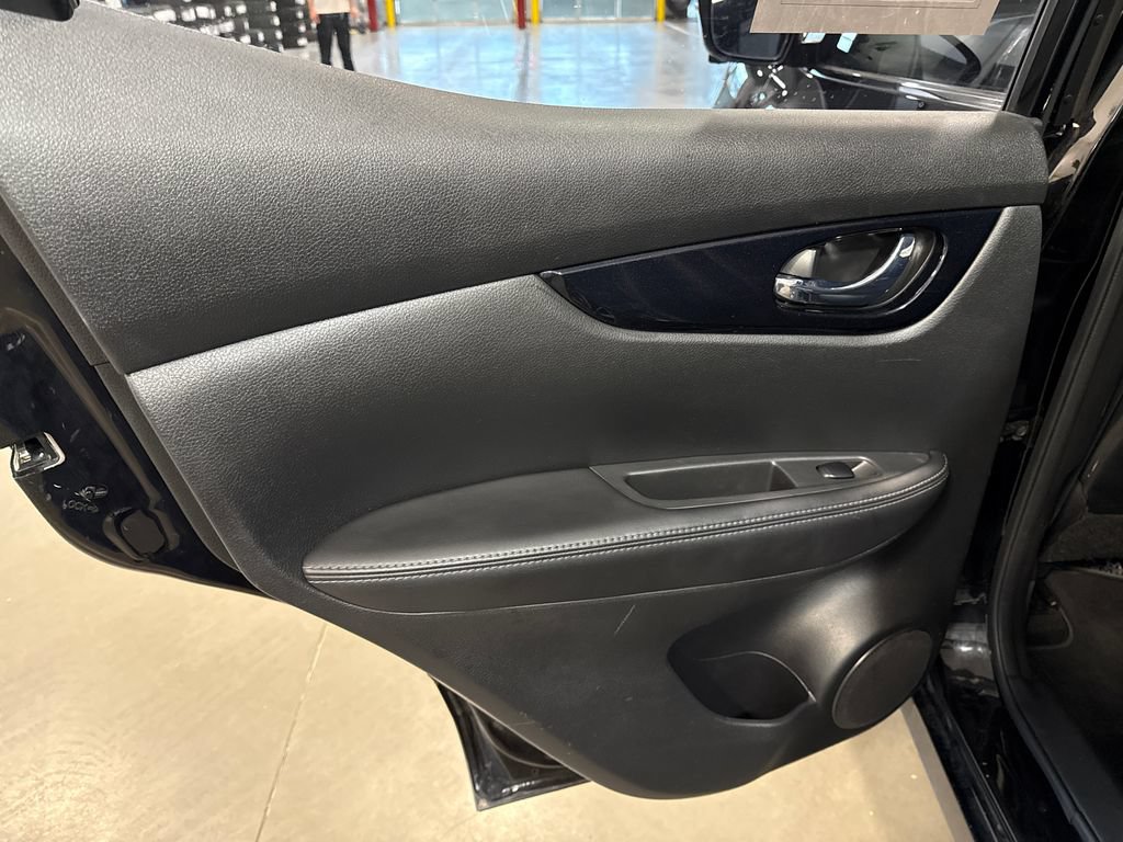 Used 2017 Nissan Rogue Sport SL w/ SL Premium Package AWD/4WD image 13