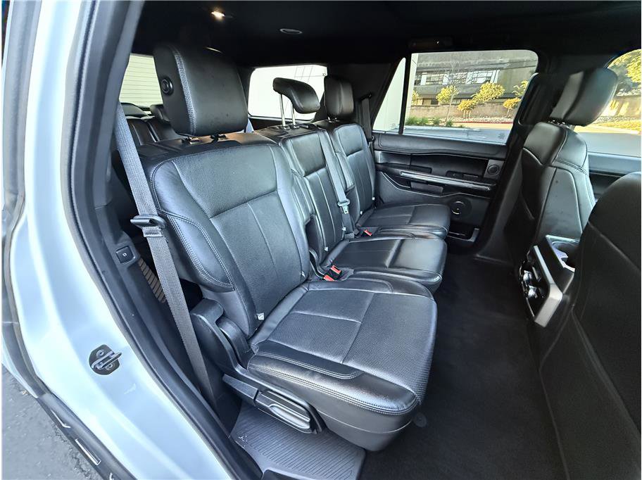 Used 2018 Ford Expedition XLT w/ Equipment Group 202A image 27