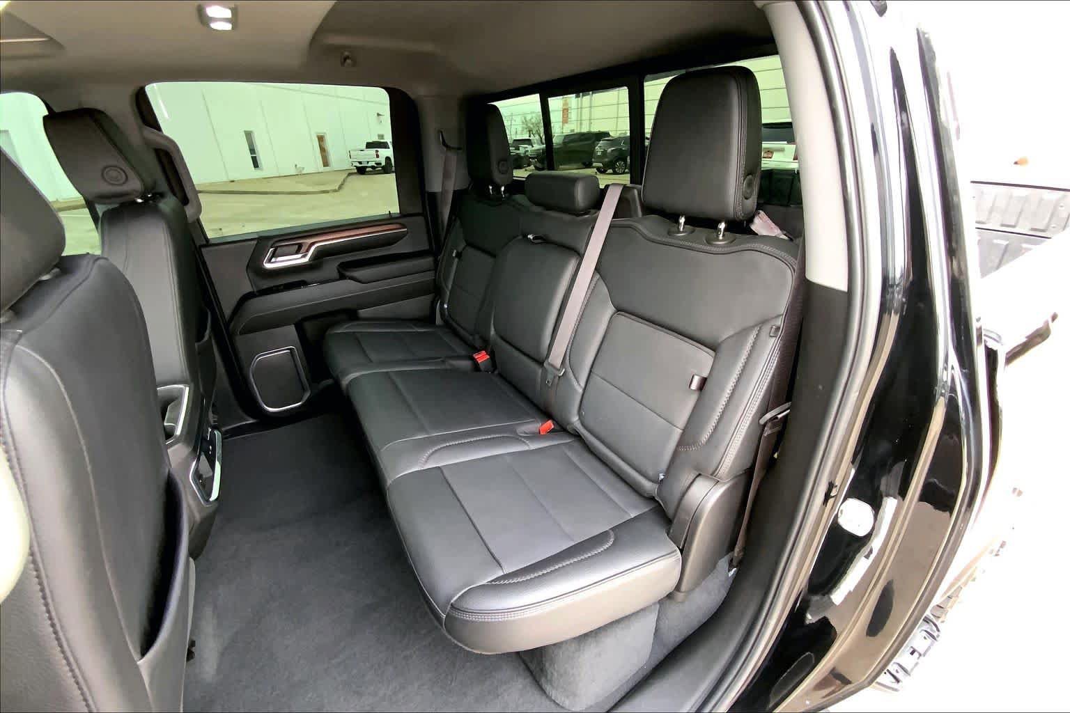 Used 2024 GMC Sierra 2500 Denali w/ Denali Reserve Package AWD/4WD image 21