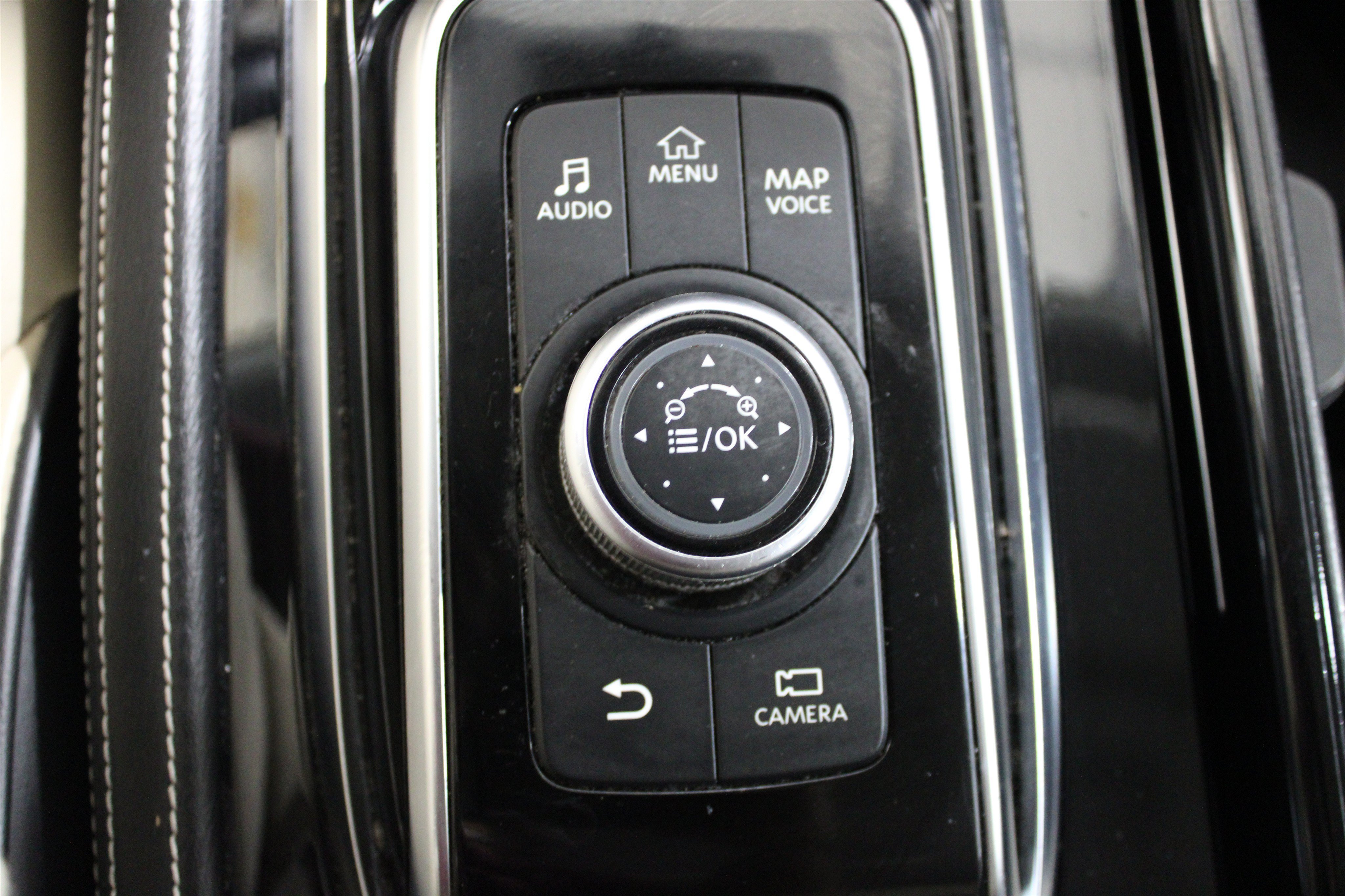 Used 2022 INFINITI QX80 Premium Select w/ All-Season Package RWD image 20