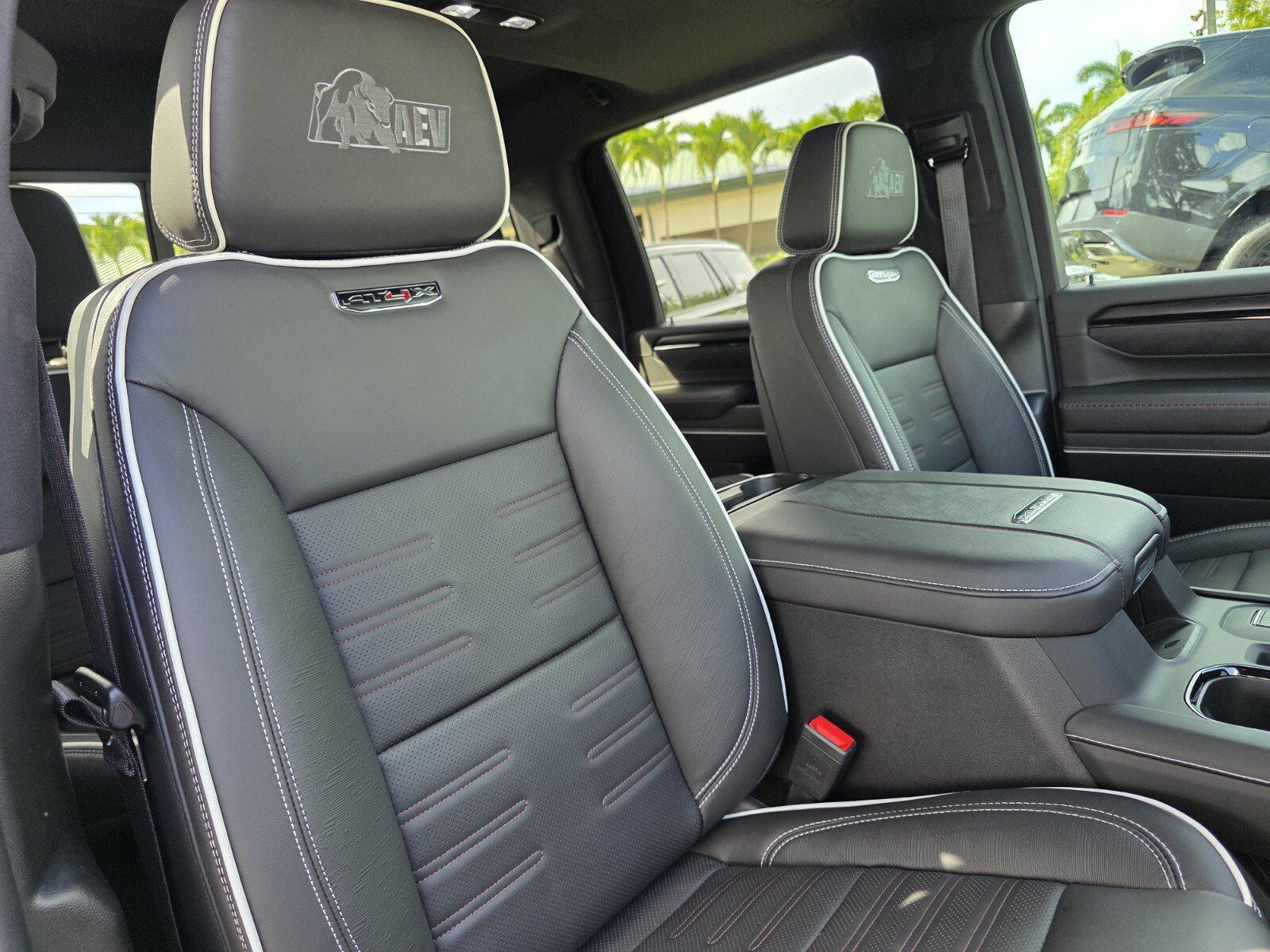 Used 2025 GMC Sierra 2500 AT4X w/ AT4X AEV Edition AWD/4WD image 31