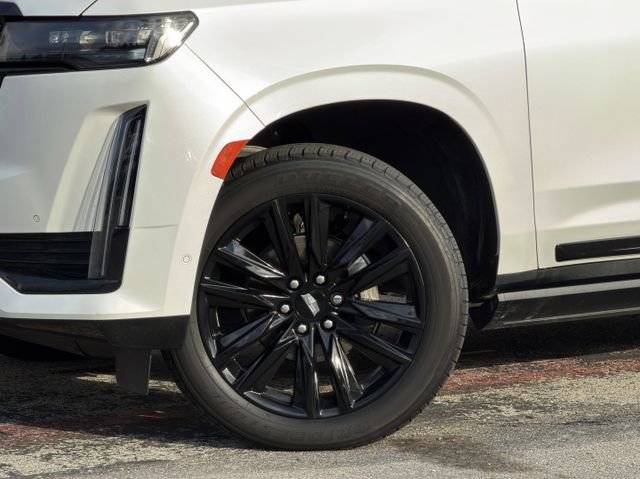 Used 2023 Cadillac Escalade Sport Platinum w/ LPO, Floor Liner Package AWD/4WD image 11
