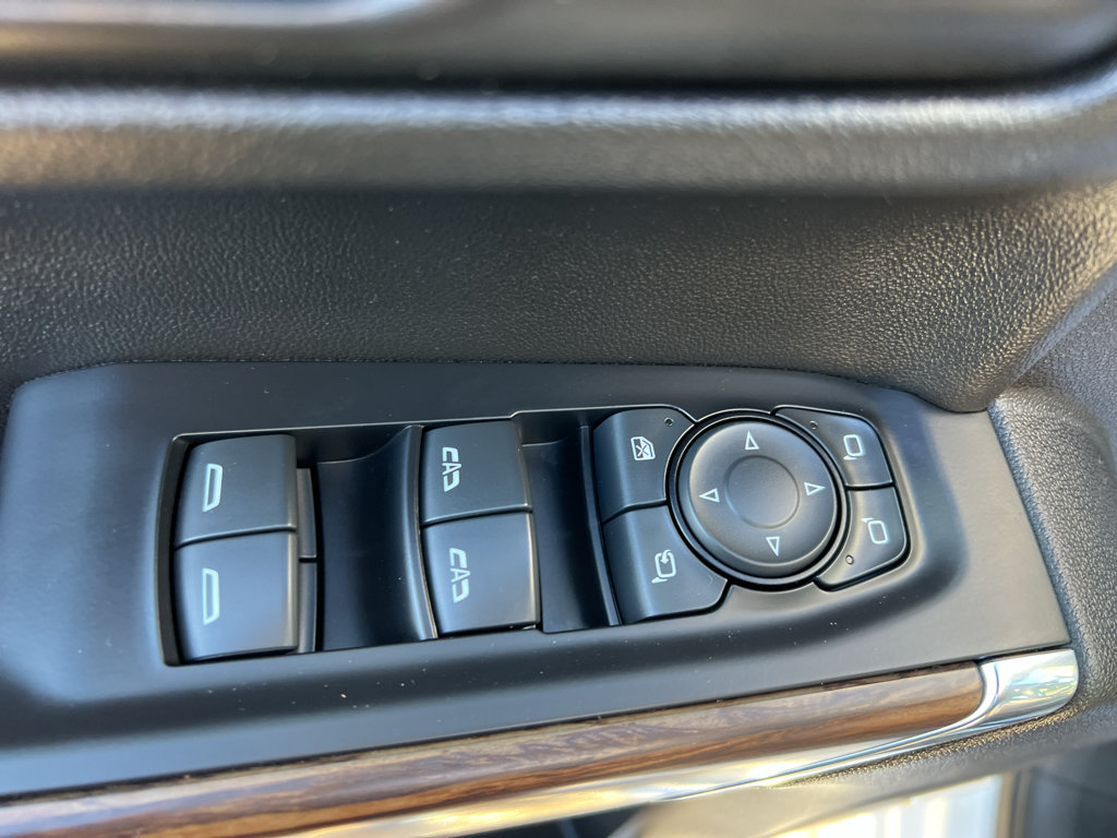 Used 2021 Chevrolet Silverado 1500 High Country w/ Technology Package AWD/4WD image 23