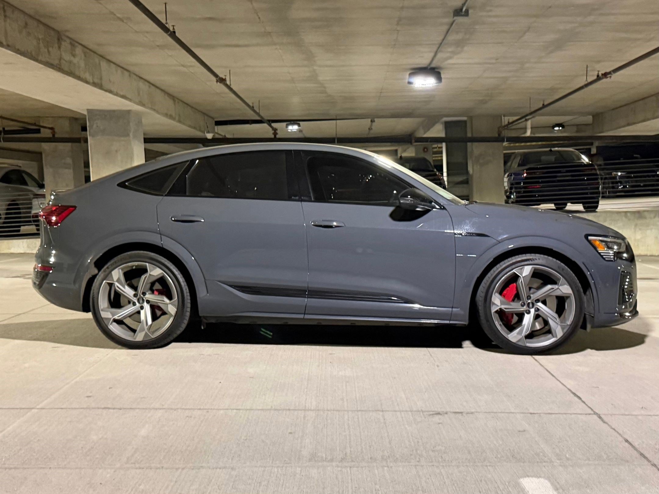 Used 2024 Audi SQ8 e-tron Premium Plus w/ Black Optic Package AWD/4WD image 8