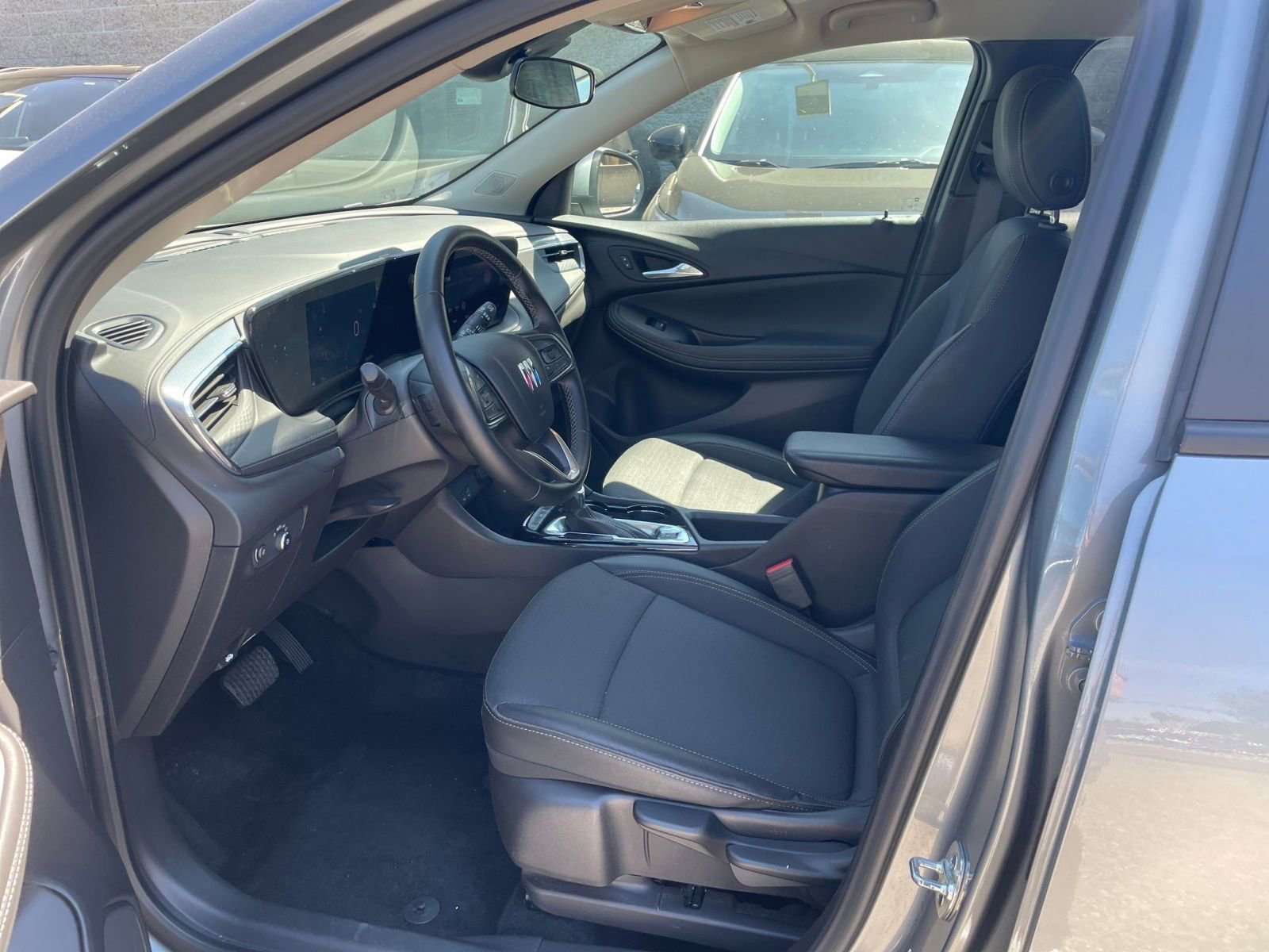 Used 2025 Buick Encore GX Preferred image 34