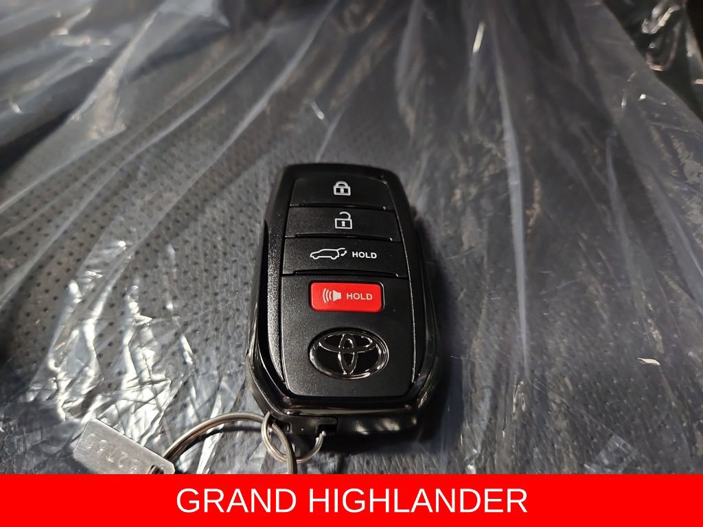 New 2026 Toyota Grand Highlander AWD image 30
