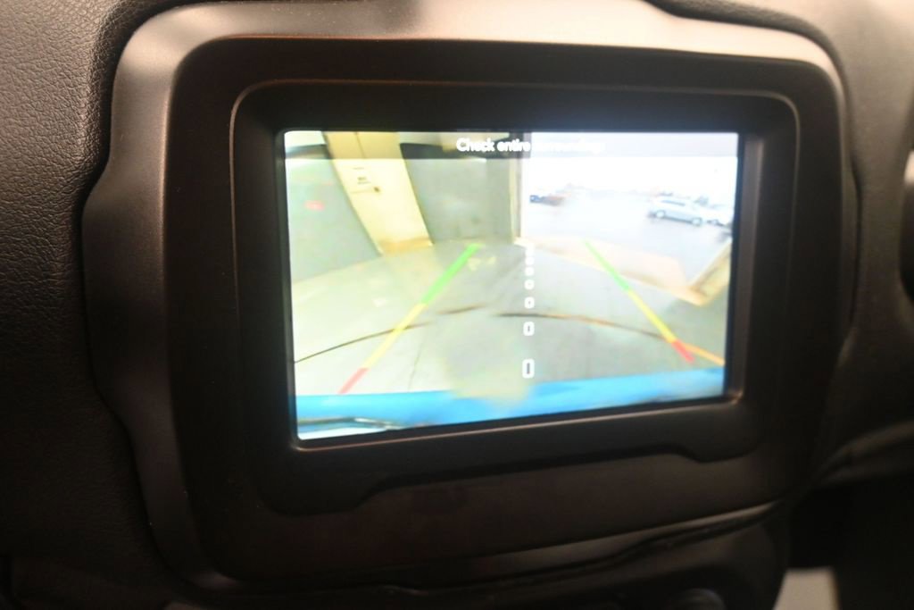 Used 2020 Jeep Renegade Latitude w/ Cold Weather Group AWD/4WD image 34