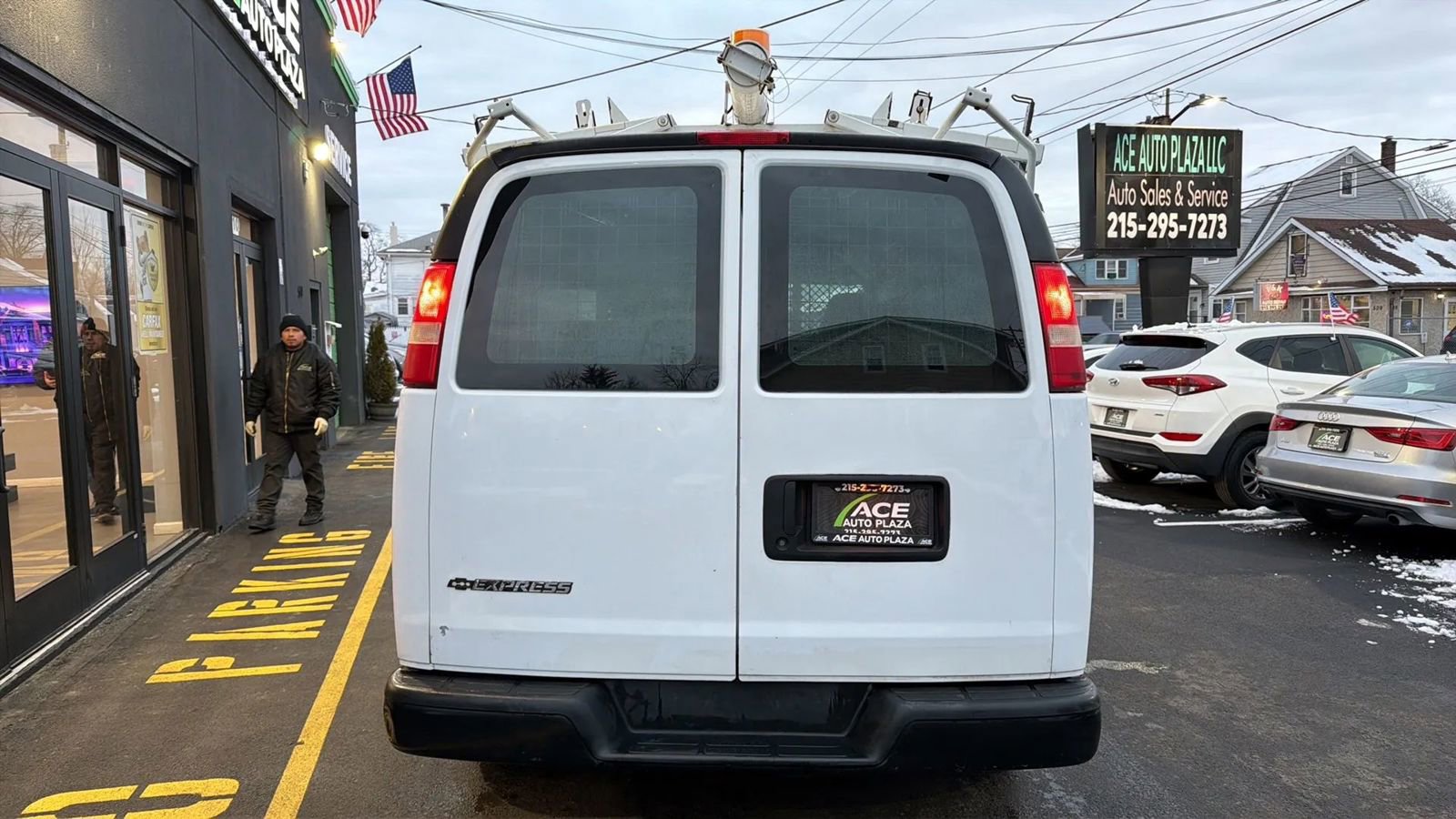 Used 2009 Chevrolet Express 2500 Van 3D image 5