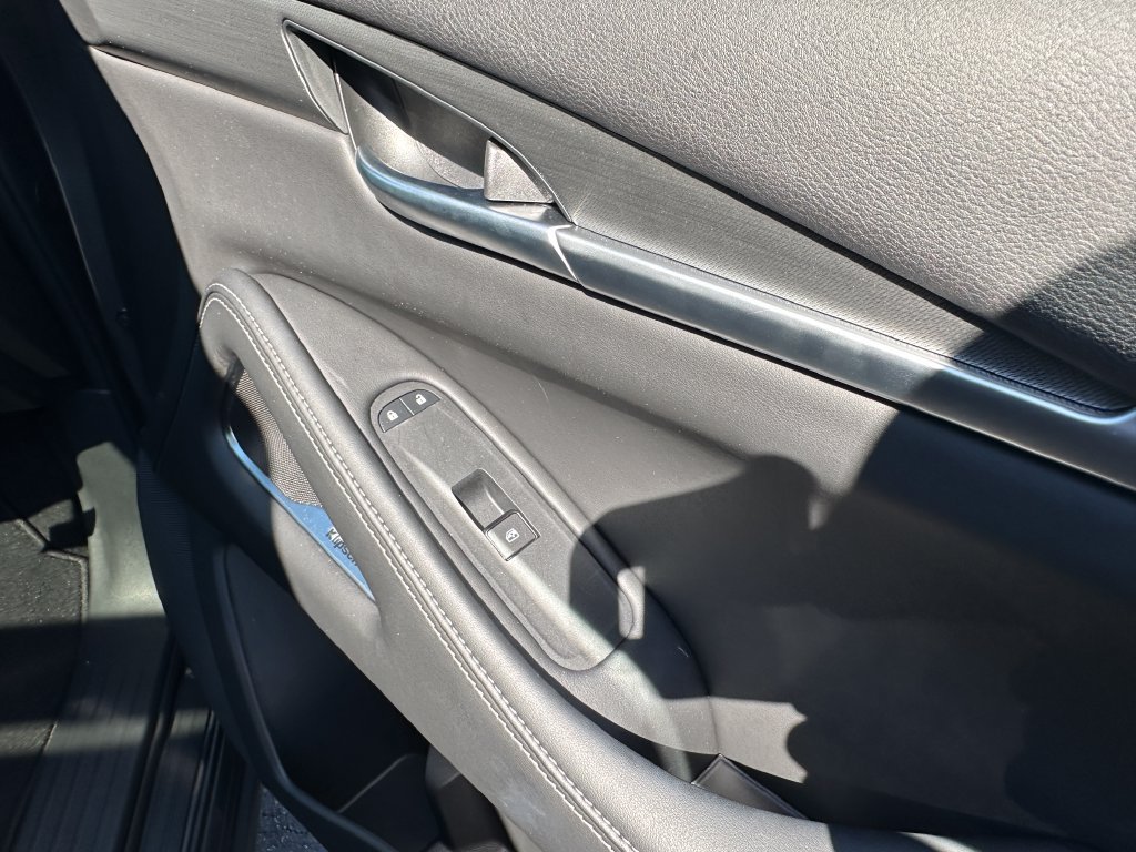 Used 2027 INFINITI QX60 Luxe w/ Cargo Package FWD image 18