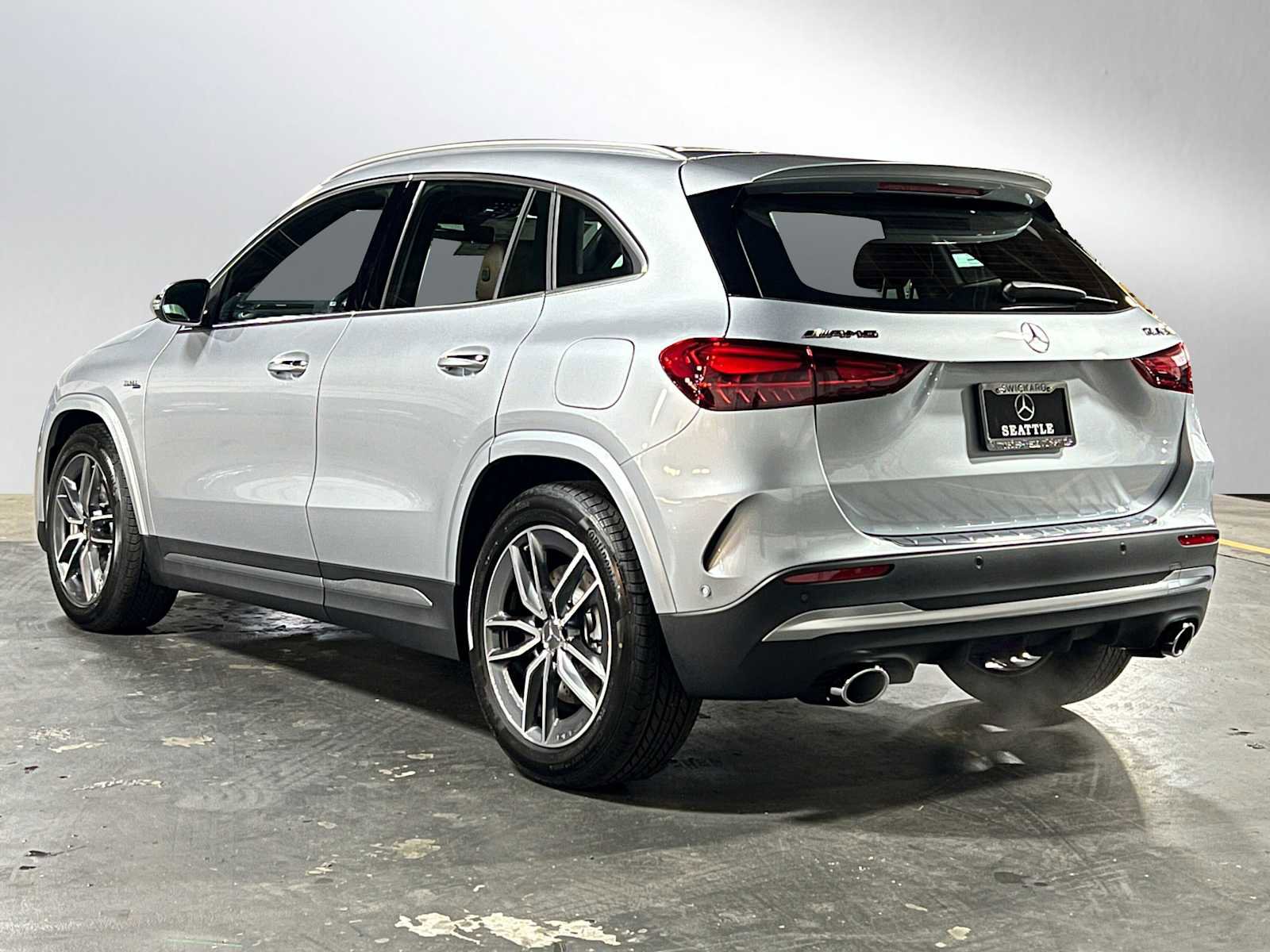 New 2026 Mercedes-Benz GLA 35 AMG 4MATIC image 5