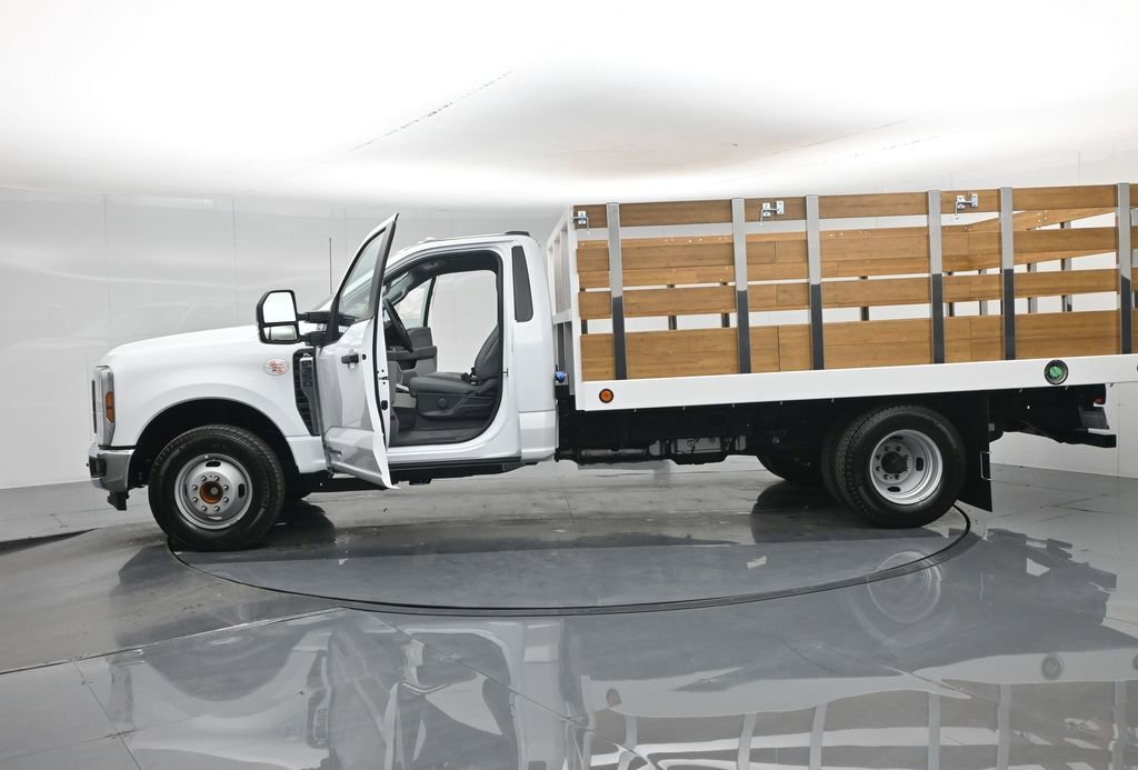 New 2026 Ford F350 XL w/ XL Chrome Package RWD image 3